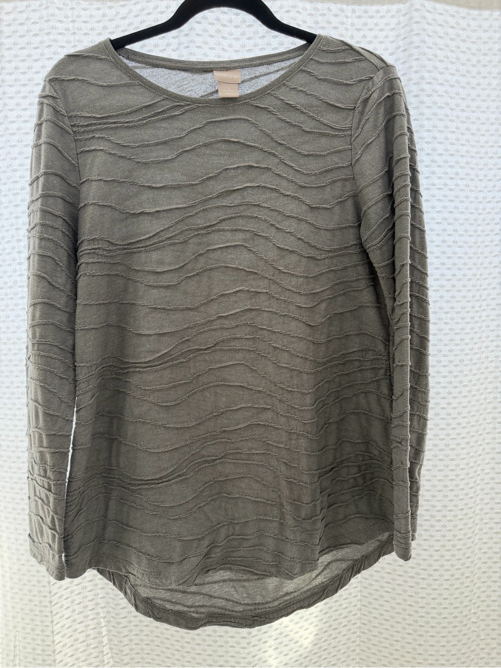 Chico’s Textured Wavy Stripe Long Sleeve Top Gray Size 1